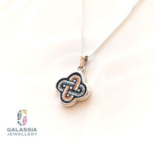 Solomon's knot pendant