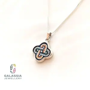 Solomon's knot pendant